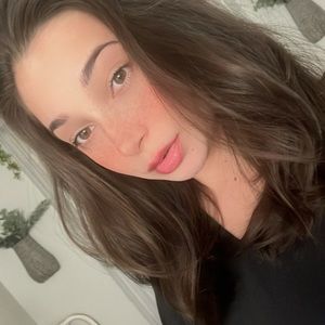 Meet your Posher, Meredith